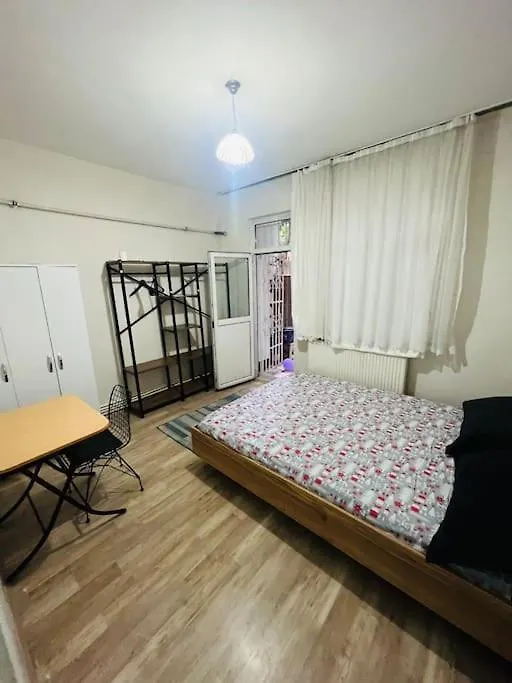 Lägenhet Affordable Private Room In A Shared Flat In Sisli Istanbul Turkiet