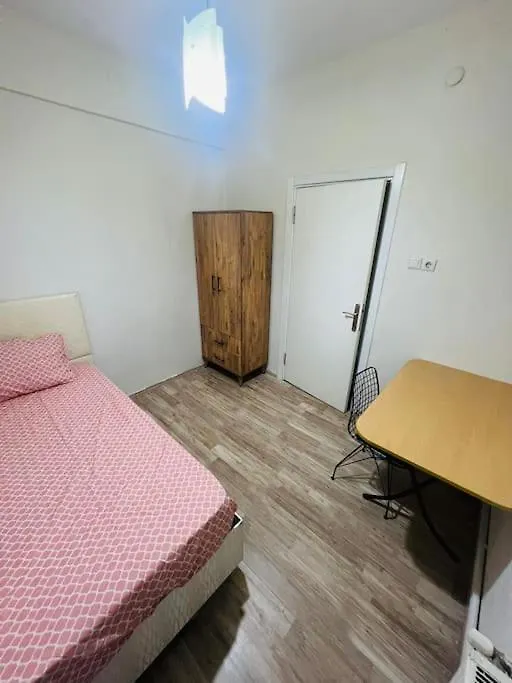 Lägenhet Affordable Private Room In A Shared Flat In Sisli Istanbul